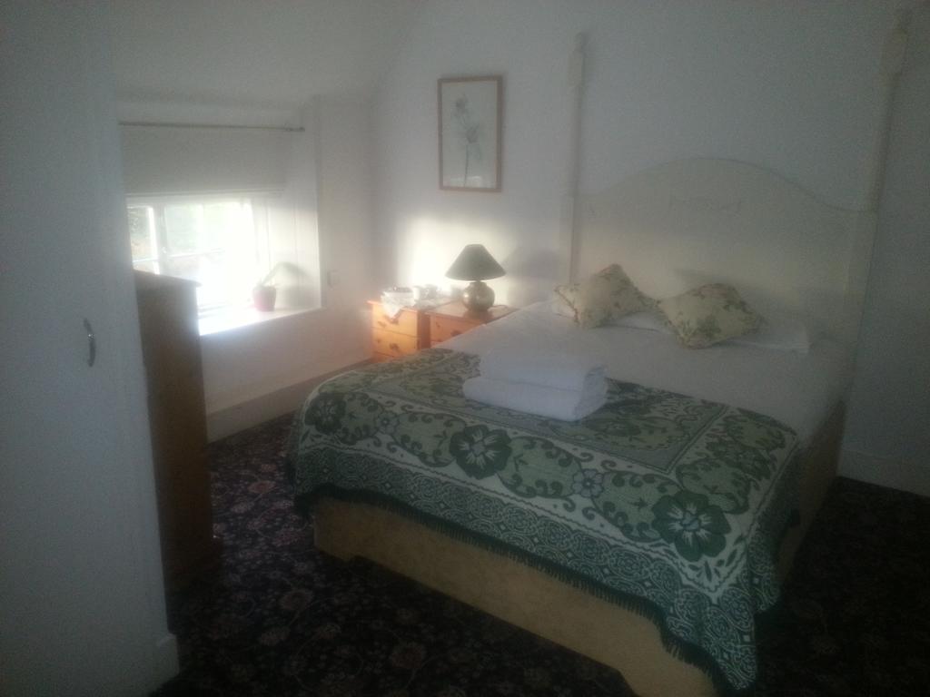 The Black Horse Hotel Littlehampton Room photo